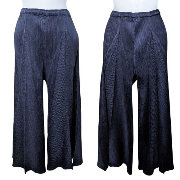 NWT CAARA Crinkle Pleat Wide Flare Leg Cropped Lounge Pants M - Picture 1 of 8
